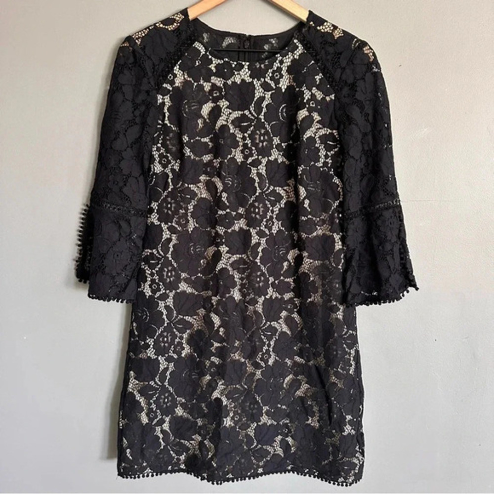 Vince Camuto Lace‎ black/gold dress. EUC size 8